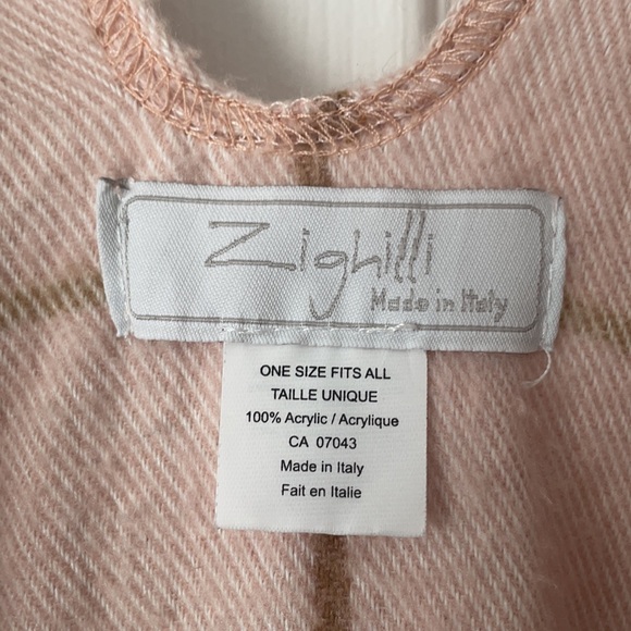 Poncho - Picture 2 of 3